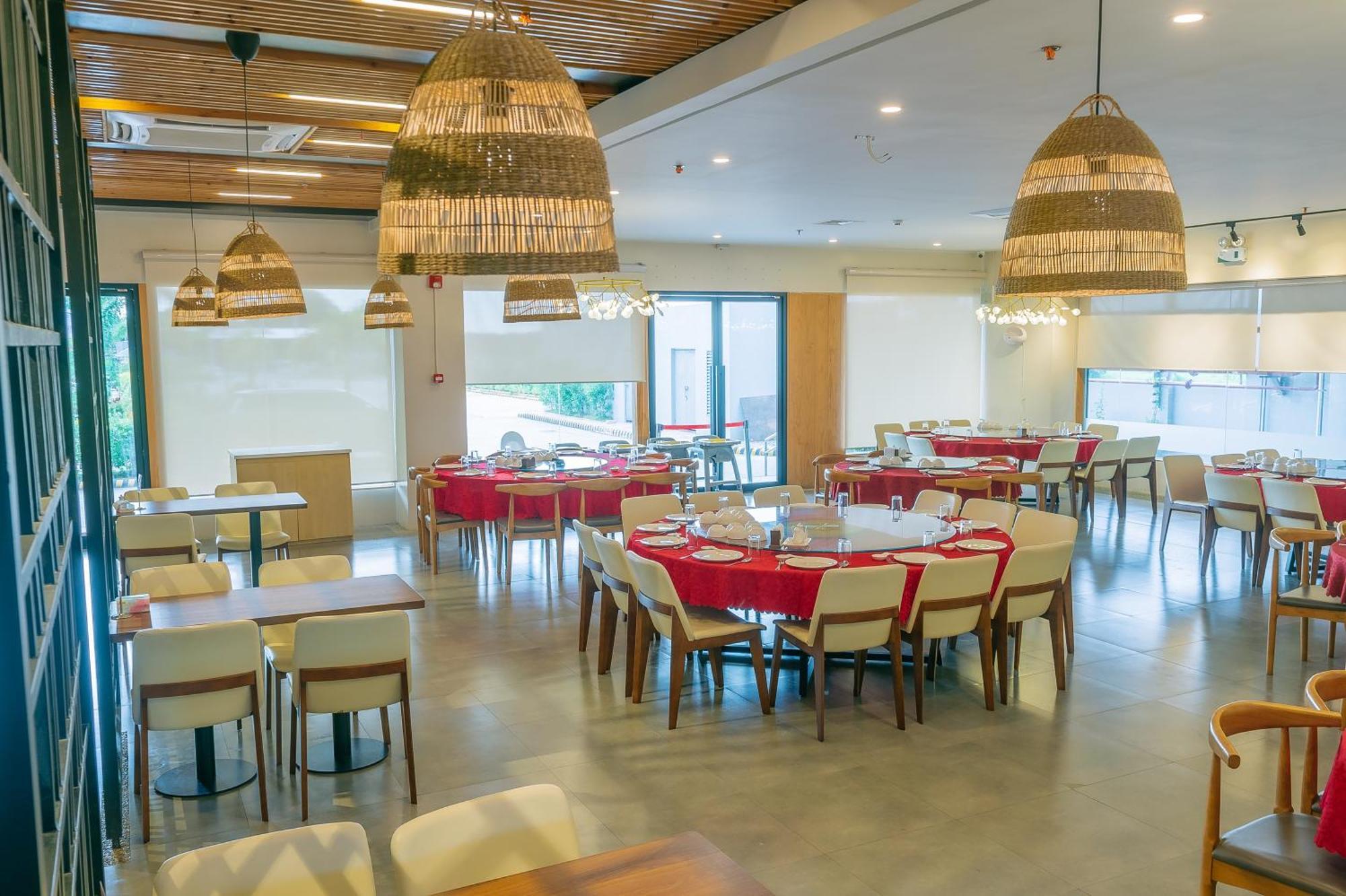 Levo Hotel Urdaneta エクステリア 写真
