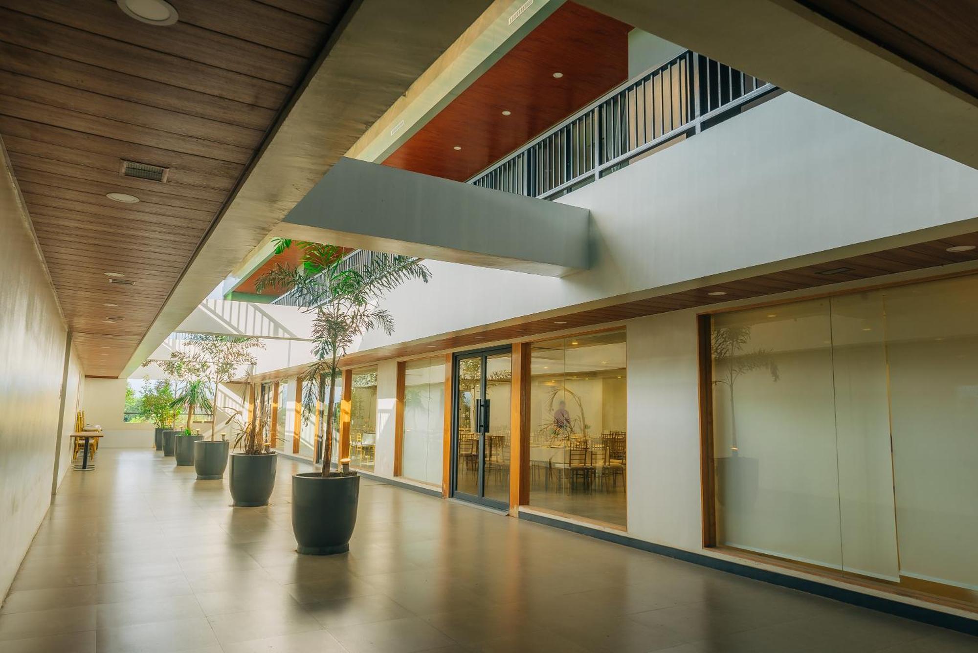 Levo Hotel Urdaneta エクステリア 写真