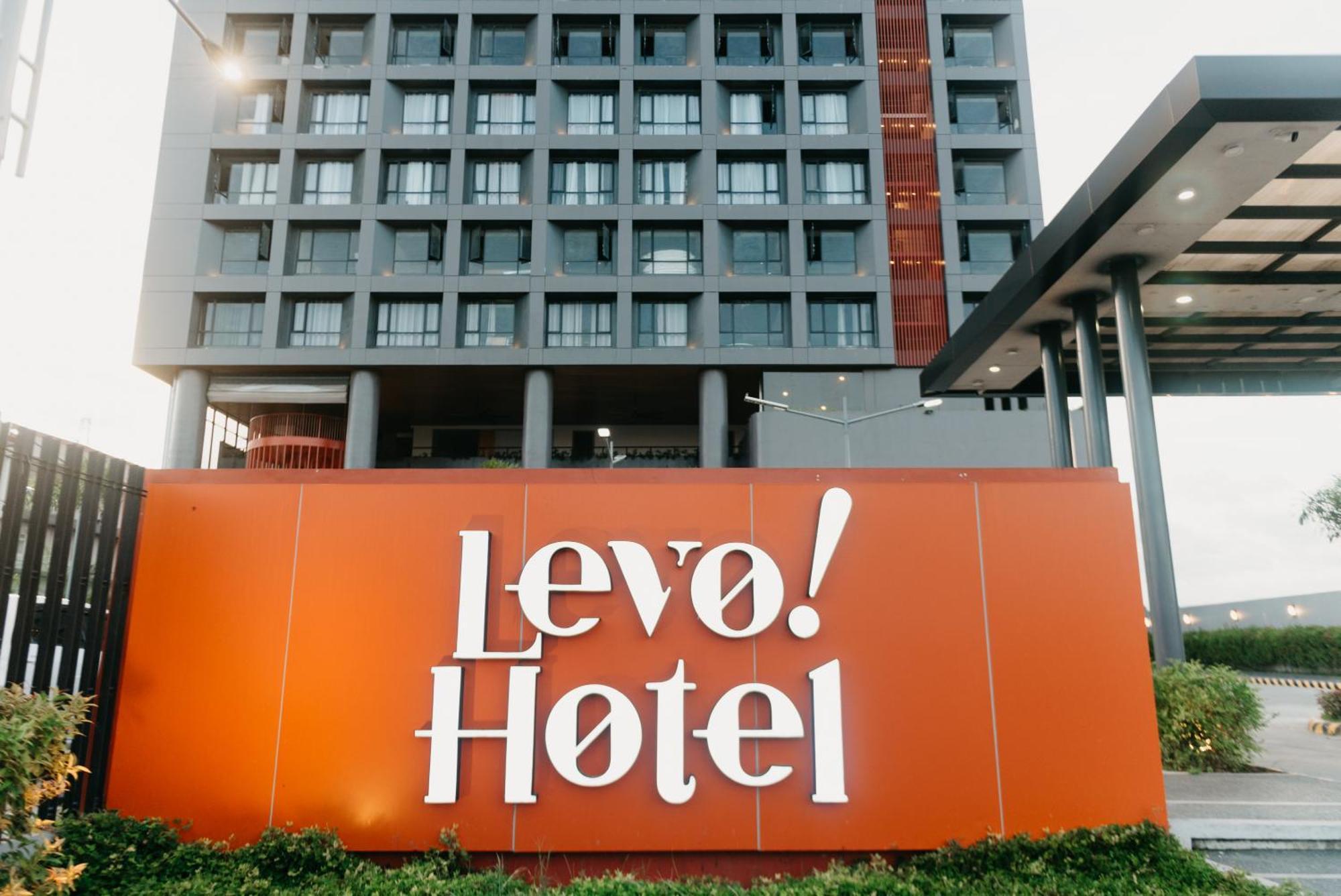 Levo Hotel Urdaneta エクステリア 写真