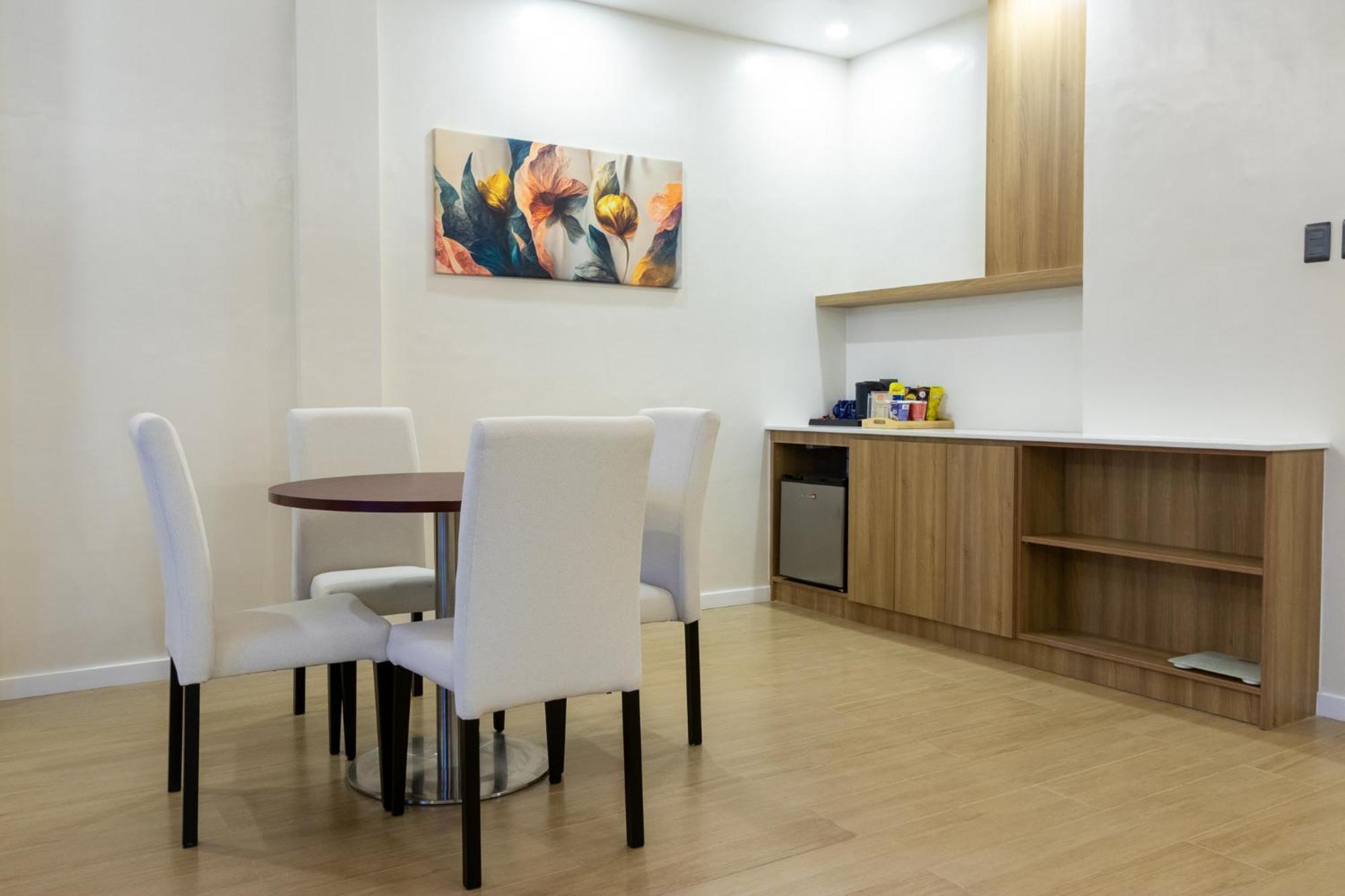 Levo Hotel Urdaneta エクステリア 写真
