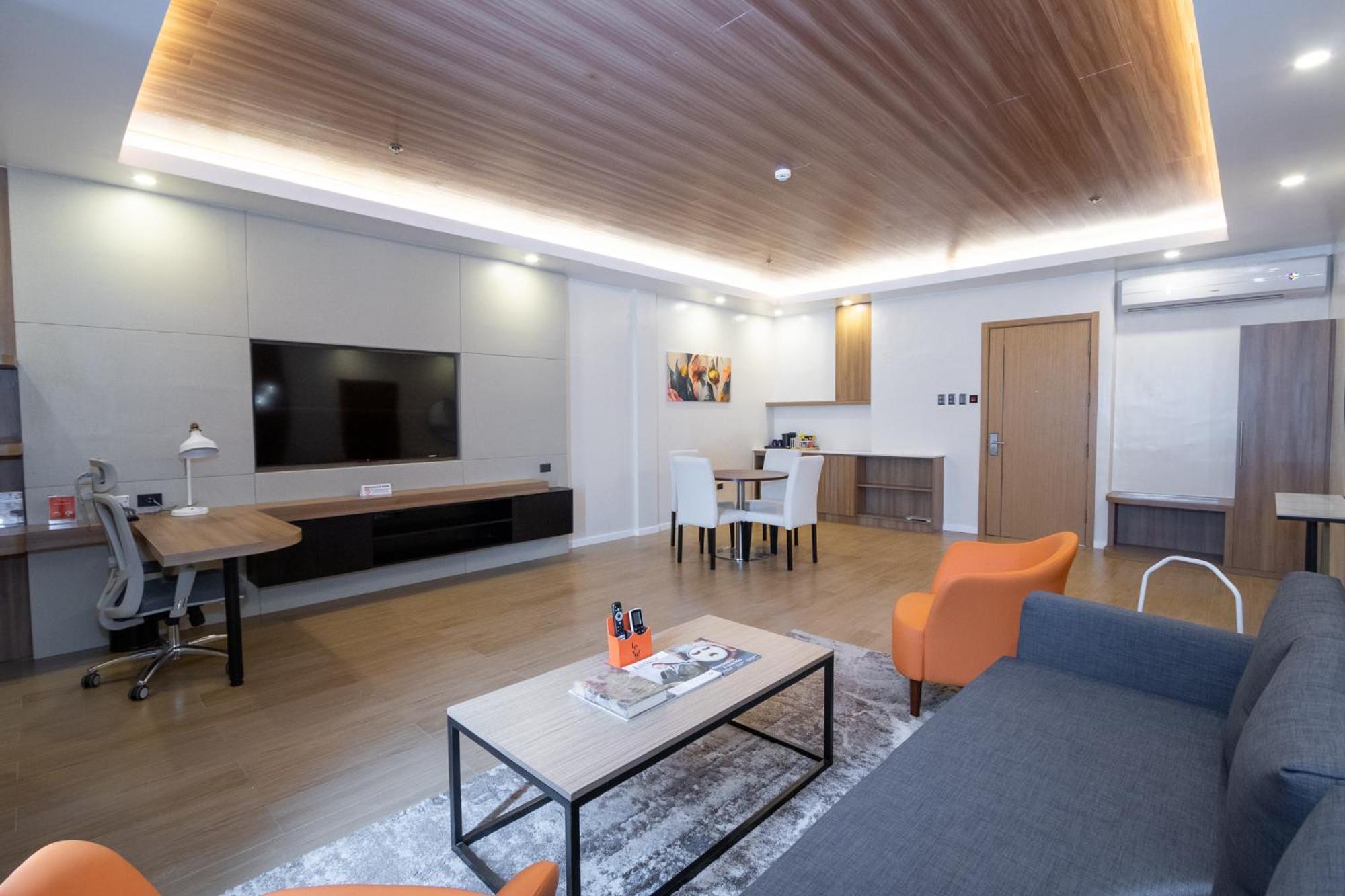 Levo Hotel Urdaneta エクステリア 写真